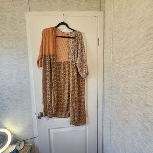 *Gimmicks by BKE Floral Patchwork Kimono Size M Euc*